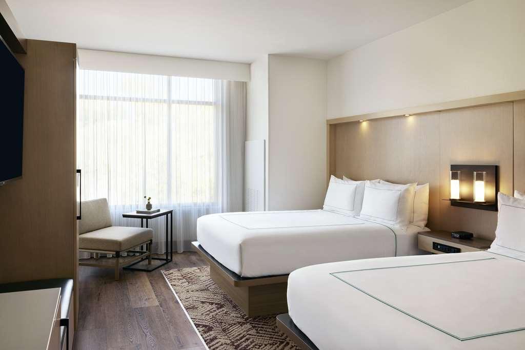The Eddy Hotel Tucson, Tapestry Collection By Hilton Bilik gambar