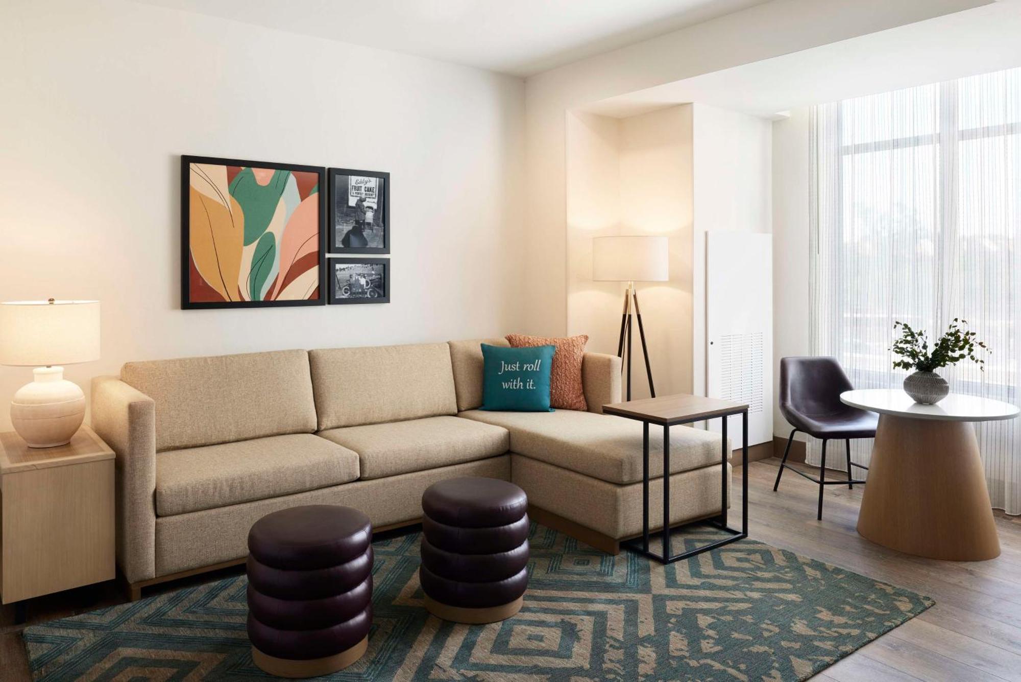 The Eddy Hotel Tucson, Tapestry Collection By Hilton Luaran gambar
